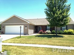 621 Agnes St, Washington, IL 61571