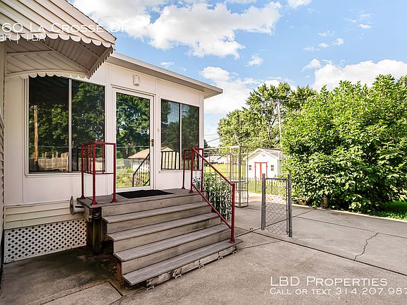 3rd image of 860 La Crosse Dr