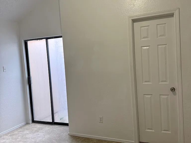2536 Winter Oak St — Photo 6