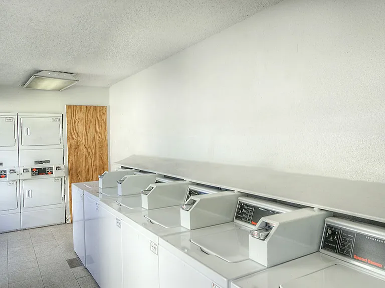 Oaks of Baytown Apartments — Photo 7