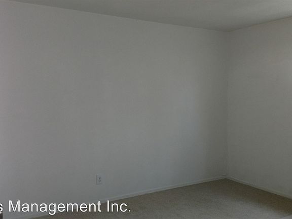 3rd image of 213 Wyndmere Dr