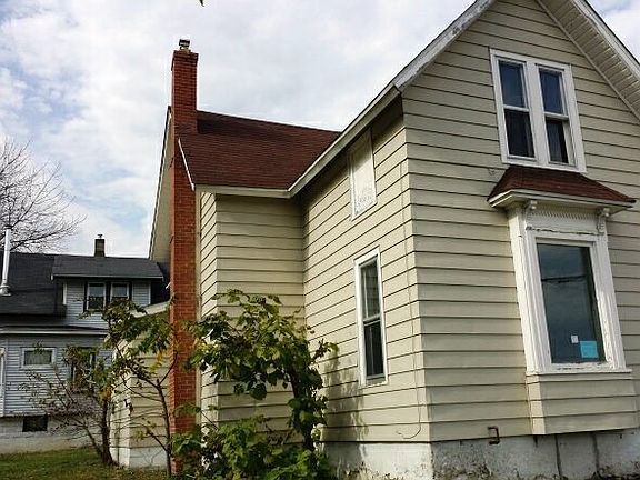 2nd image of 201 S Central Ave