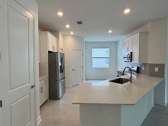 3rd image of 5542 Fiona Ln