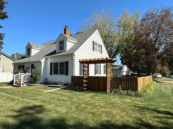 1825 Kimball Ave, Waterloo, IA 50702