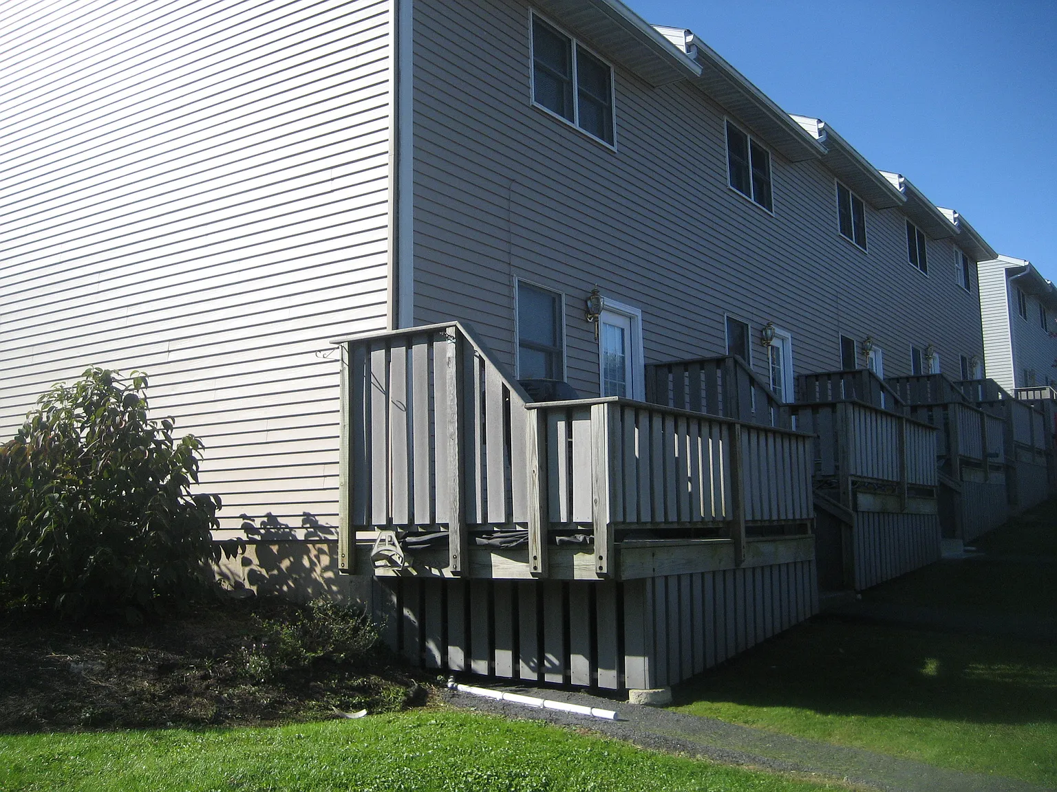 2 bed, 960 sqft, $1,565 — Photo 2