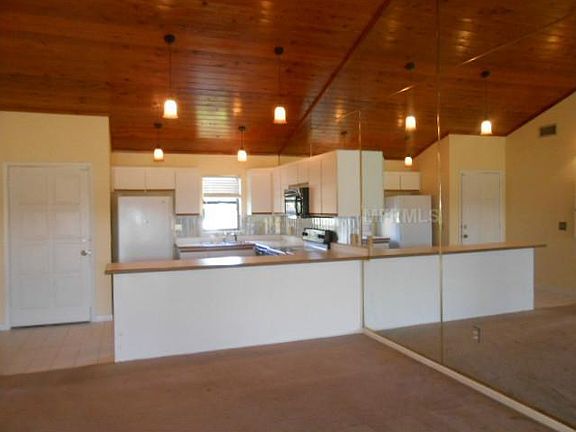 5th image of 18 Aspen Dr