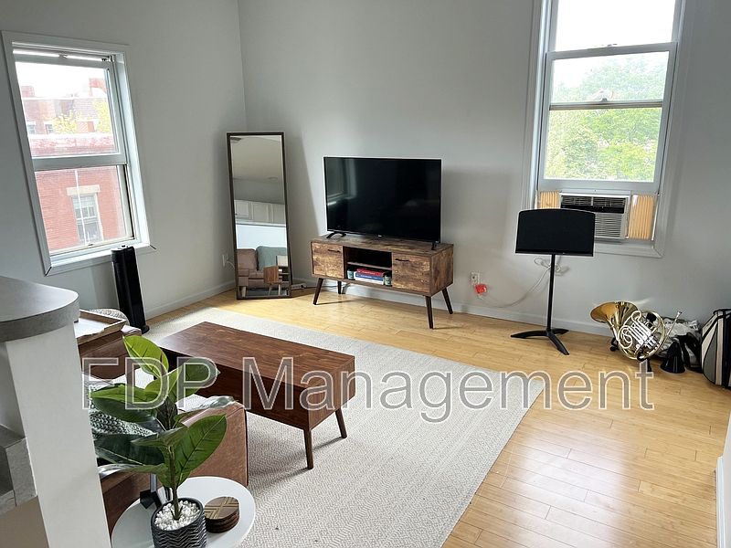 1st image of 488 E Main St Unit 419