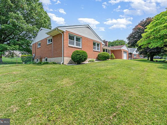 2nd image of 3508 Garrett Ct