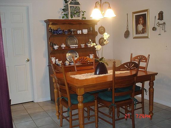 Eat-in Kitchen 10x10'