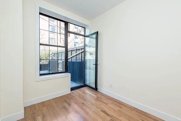 Rented by Nooklyn NYC LLC | media 38