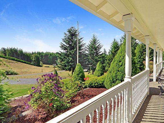 2nd image of 4189 NE Lookout Ln