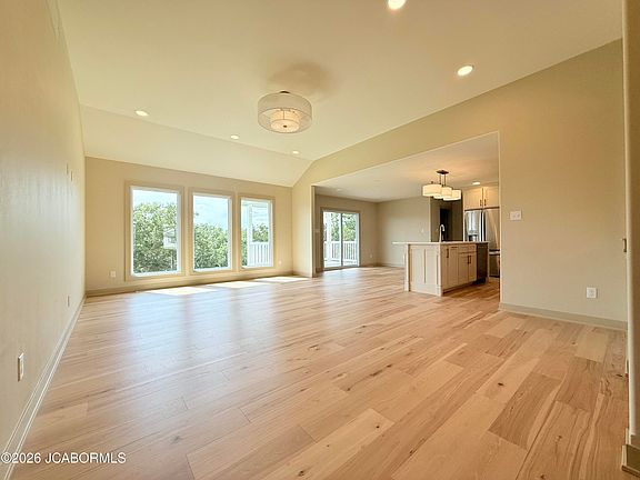 4th image of 734 Sardonyx Dr