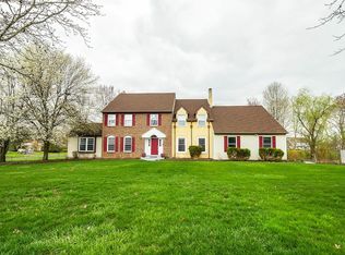 202 Savage Dr, Holland, PA