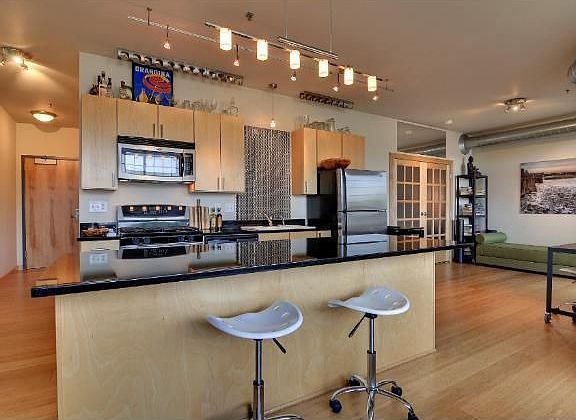 4th image of 521 2nd St SE APT 212