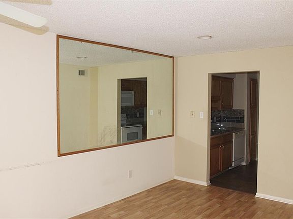 5th image of 3919 Fairmont Pkwy APT 231