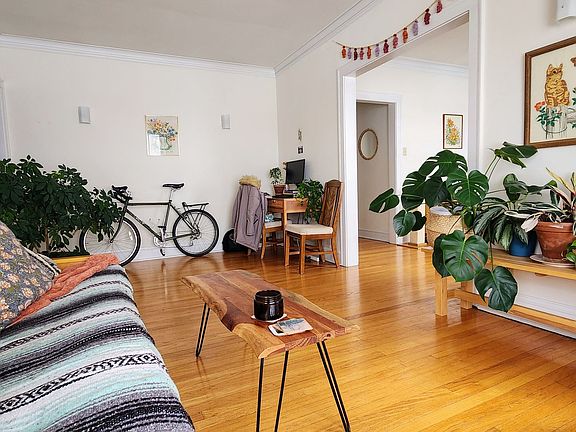 2nd image of 1919 W Berteau Ave APT 3B