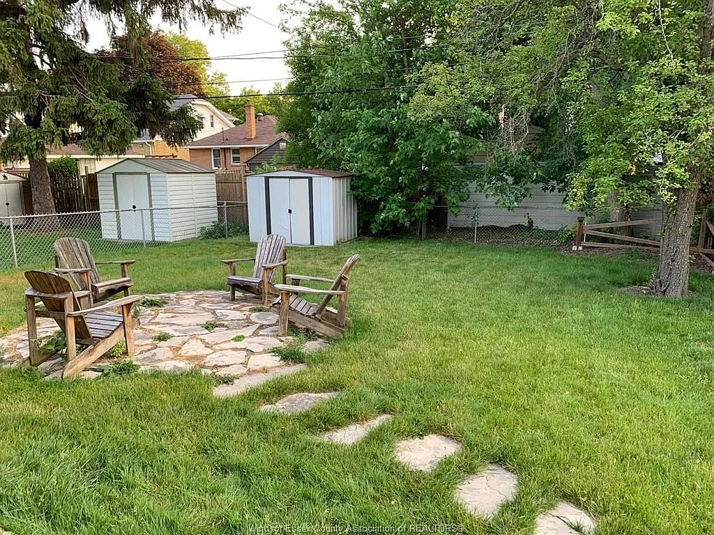 5 bed, $1,500 — Photo 2