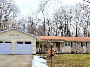 2607 Mount Vernon Dr, Midland, MI 48642