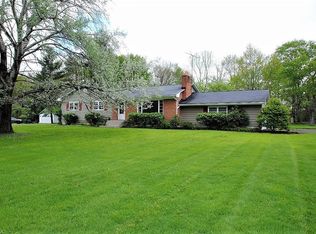 13 Overlook Rd, Bentleyville, OH 44022