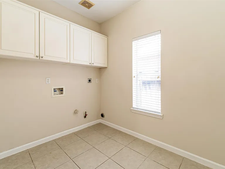 4111 Surreydon Dr — Photo 19