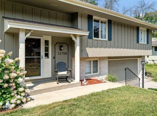 12708 Parkwood Dr, Burnsville, MN 55337