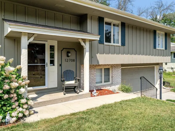 12708 Parkwood Dr, Burnsville, MN 55337