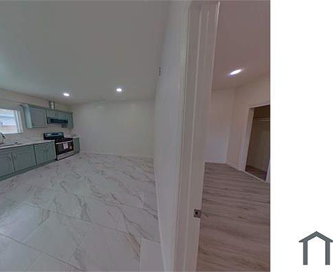 2nd image of 4909 Almayo Ct #C