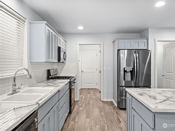 5th image of 9402 10th Avenue Ct E