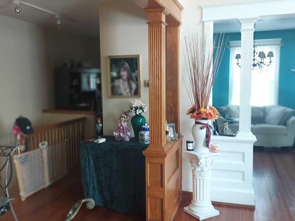4th image of 35 Pearl St