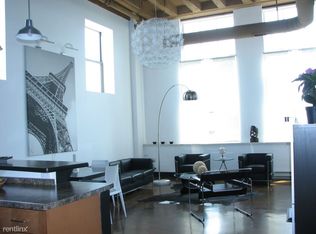 1670 S 11th St STE 2, Milwaukee, WI 53204