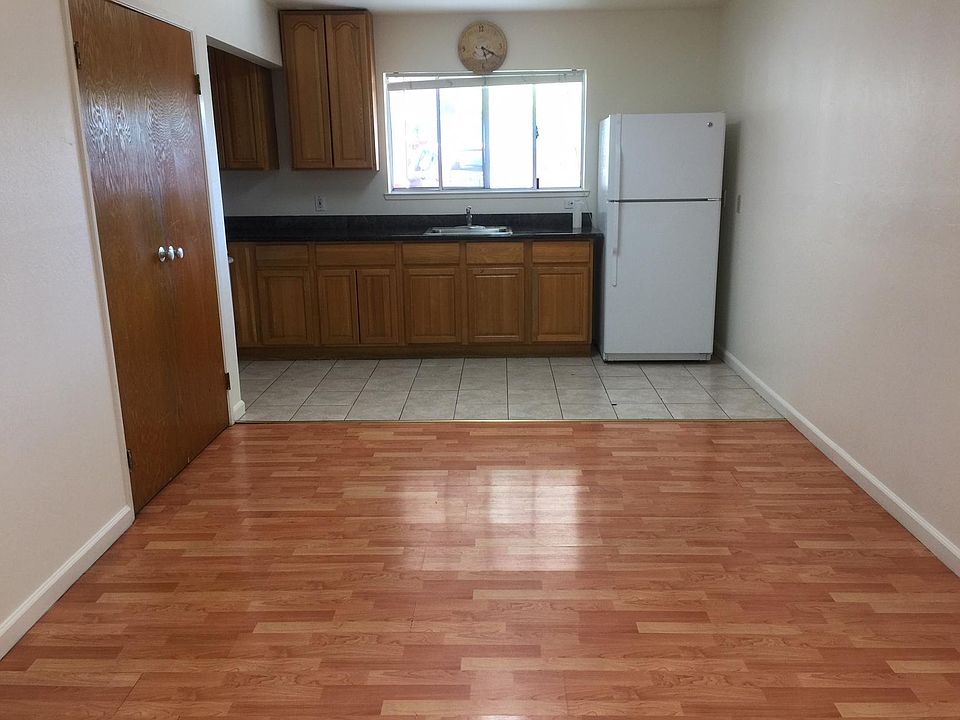 LIVING ROOM TO KITCHEN