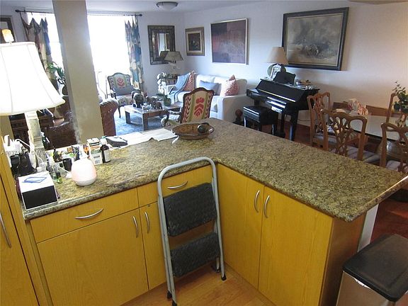 4th image of 600 Biltmore Way APT 1210