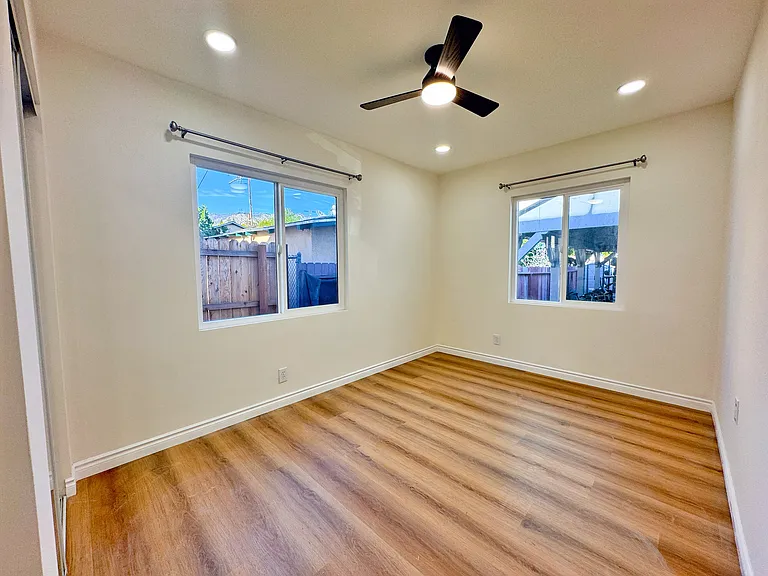 231 Vista Ave #1/2 — Photo 11
