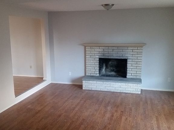 5th image of 11211 74th Ave E