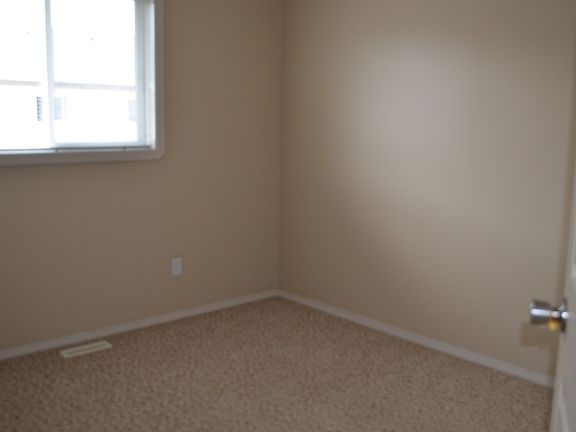 5th image of 10150 121st Ave #228