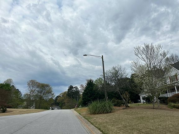 4th image of 45 Thornwood Ln