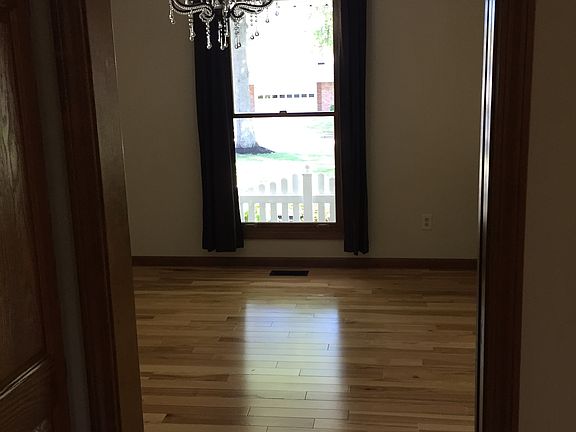 5th image of 1905 Skyler Dr