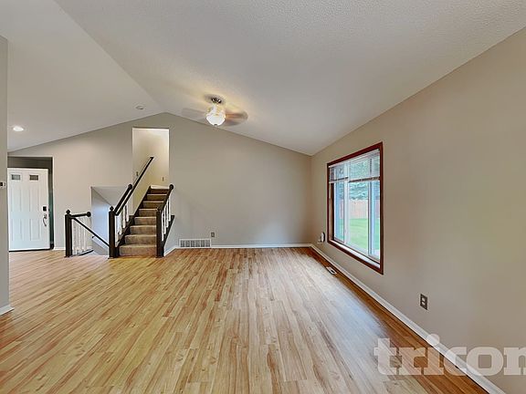 3rd image of 7429 Chesham Ln