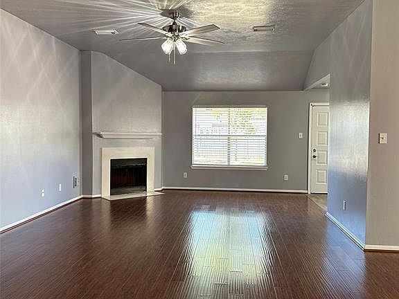 4th image of 2118 Heatherwood Dr