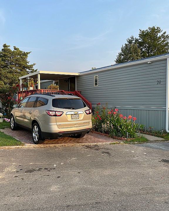 1st image of 3 Anita Dr