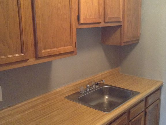 2nd image of 2870 S Moreland Blvd APT 212