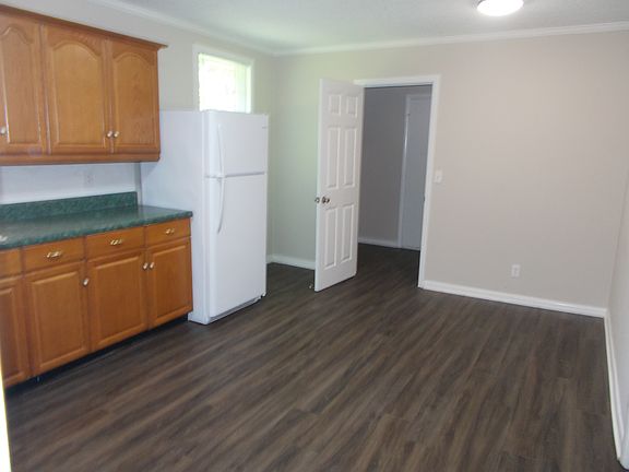 2nd image of 508 Meadowbrook Ct