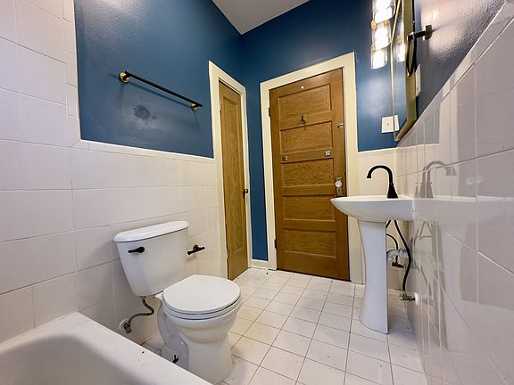 5th image of 9 Fontainebleau Dr