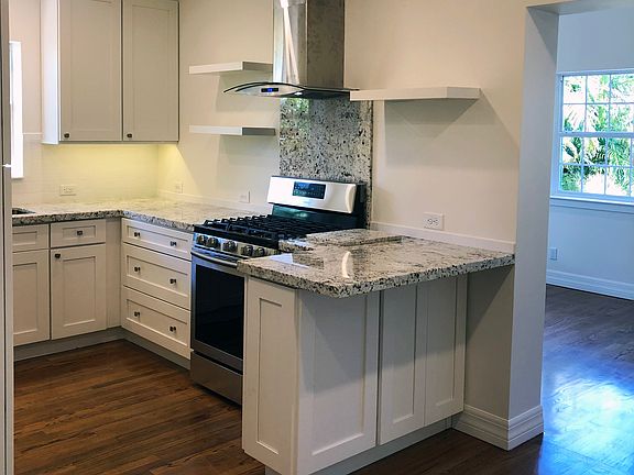 4th image of 525 26th St