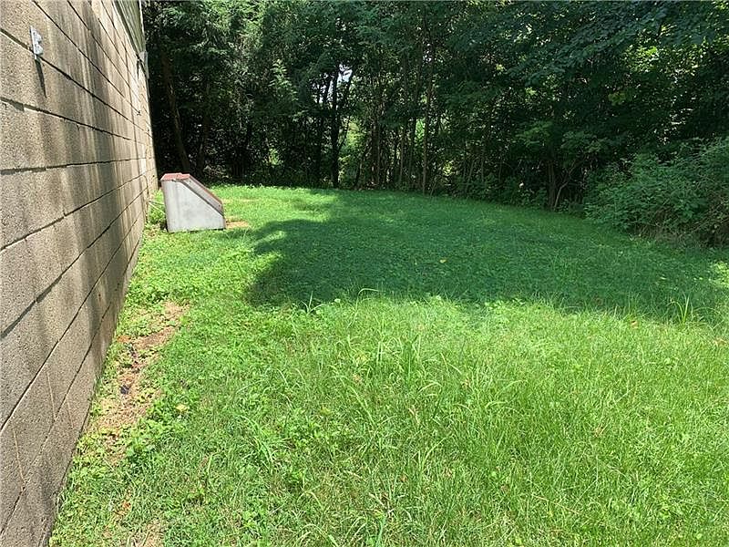 2nd image of 425 Pennview Dr