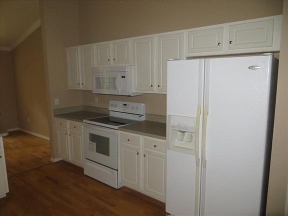 3rd image of 29 Pierce Ln