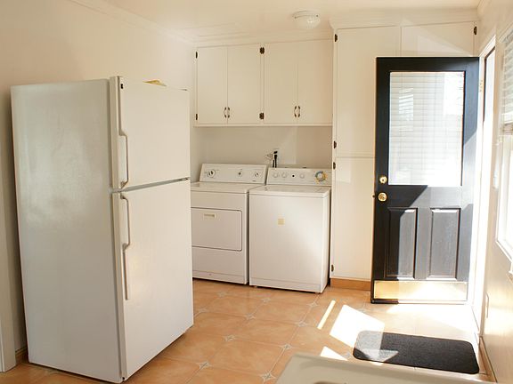 5th image of 724 San Juan Ave