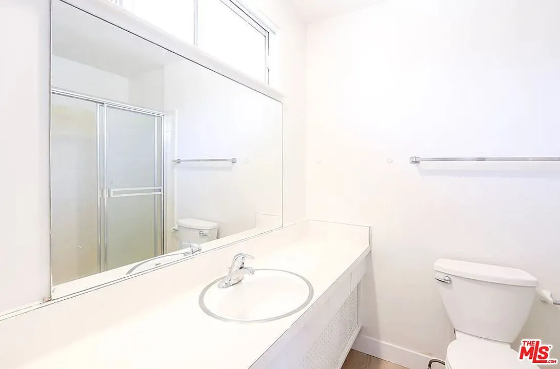 1 bed, 1.0 bath, 1050 sqft, $2,495 — Photo 3