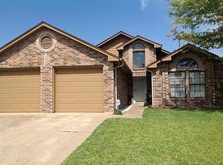 601 Lemons Dr, Cedar Hill, TX 75104