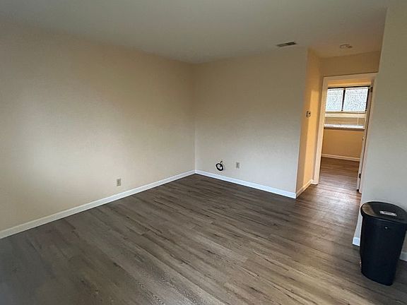 4th image of 114 McLaughlin Rd #E